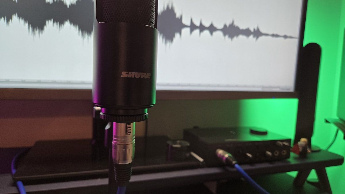 Shure SM4 microphone in this writer's home studio