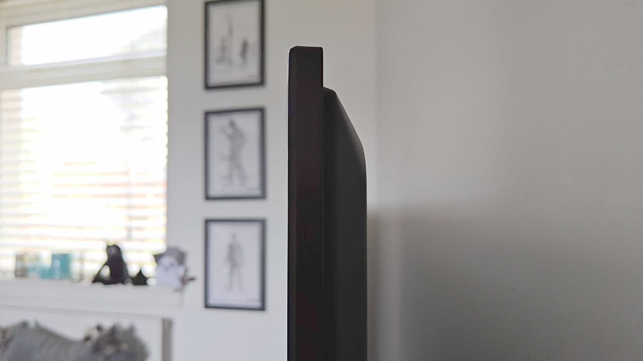 Hisense U7N side view