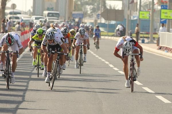 Rochelle Gilmore (Lotto Honda) sprints to victory ahead of Giorgia Bronzini (Italy) and Chloe Hosking (HTC-HighRoad)