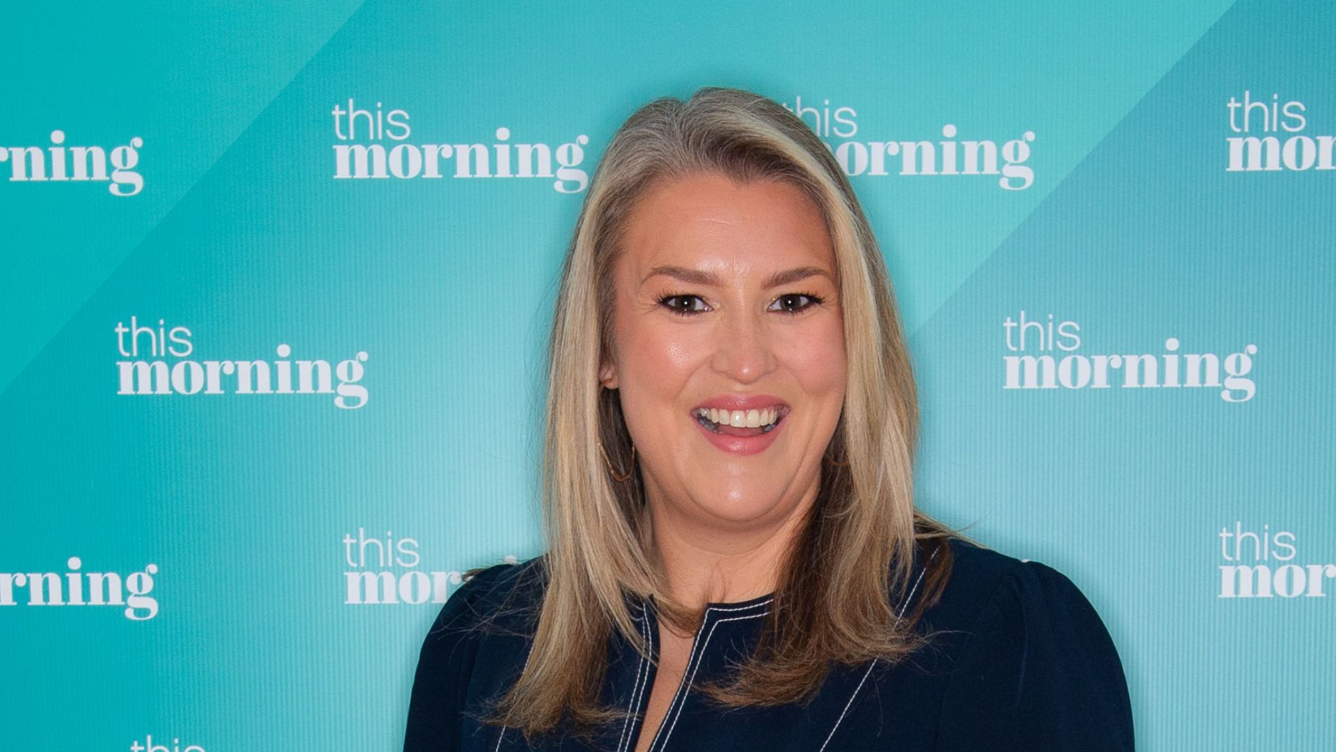 A HEADSHOT OF SARA DAVIES