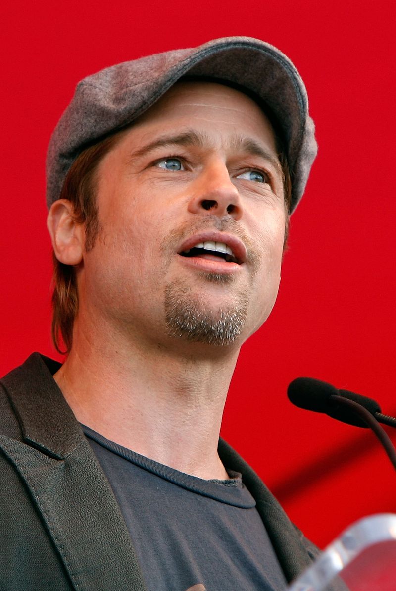 brad pitt unveils the site of his "make it right" program