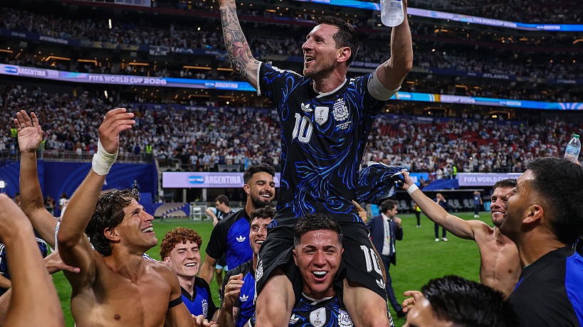Lionel Messi of Argentina and teammates celebrate after the 2-1 win during the FIFA World Cup 2026 Semi Final match between England and Argentina at Atlanta Stadium.