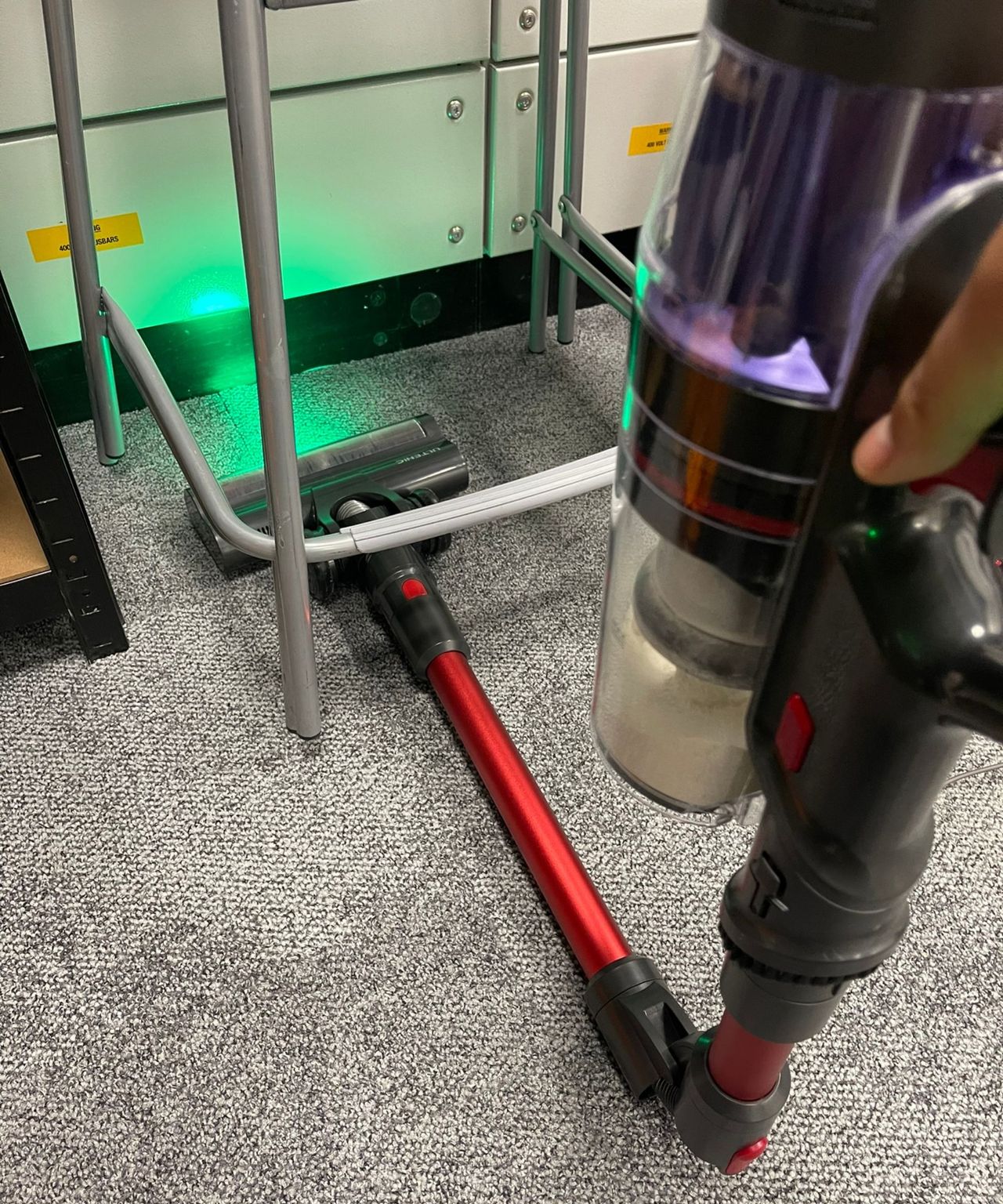 Using the flexible wand of the Ultenic U16 Flex in Future's test center