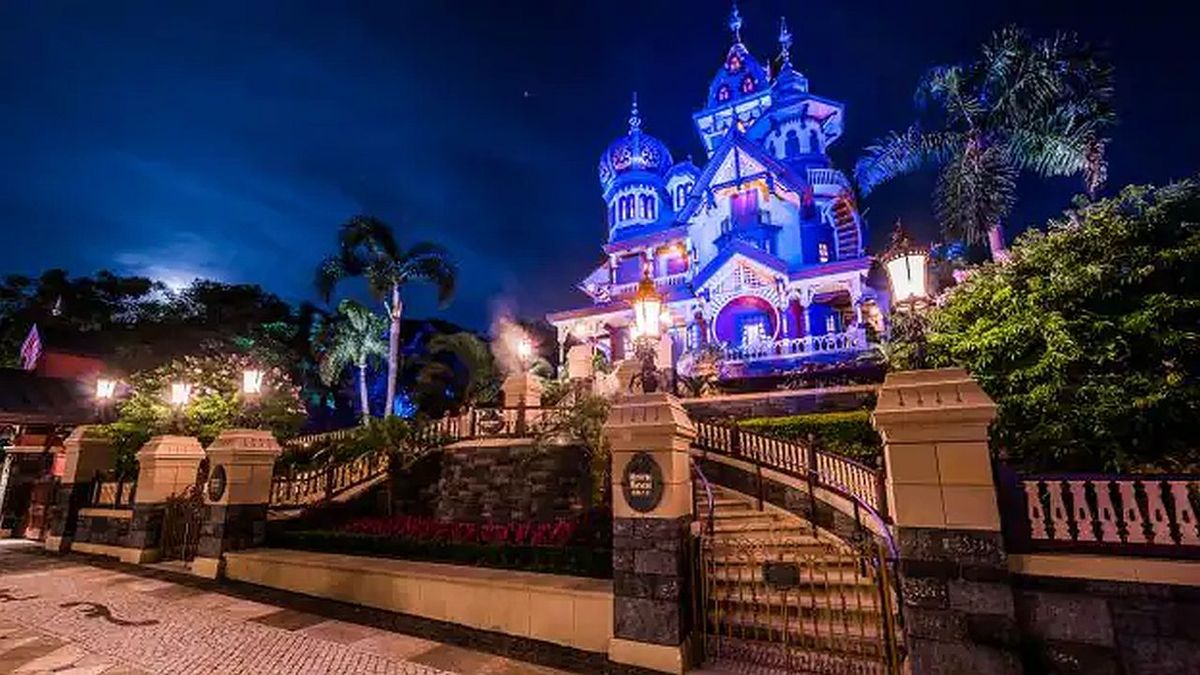 Mystic Manor at night