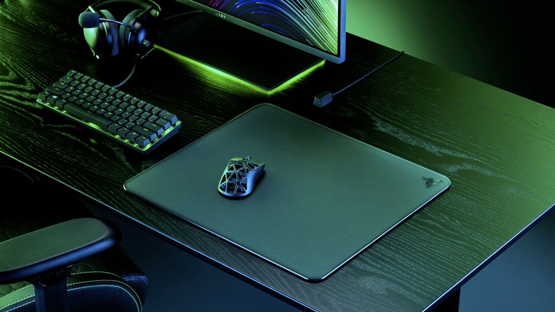 Razer Releases the Atlas, Its First-Ever Glass Mouse Mat | Tom's