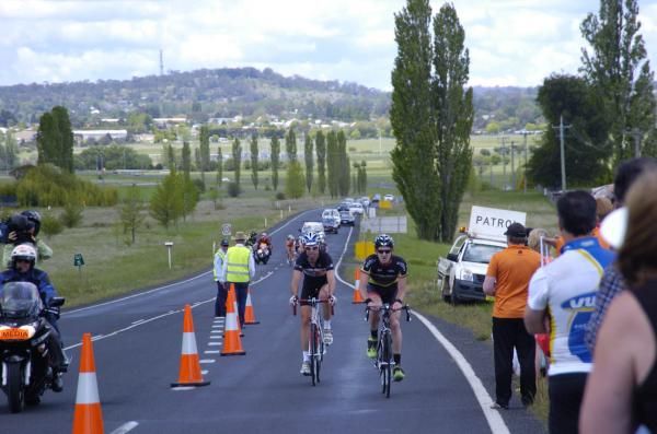 David Melville (Merida/Data #3) and Chris Beeck (Plan B) try to hold off the peloton.