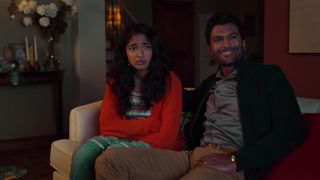 Devi Vishwakumar (Maitreyi Ramakrishnan) and her father, Mohan (Sendhil Ramamurthy).