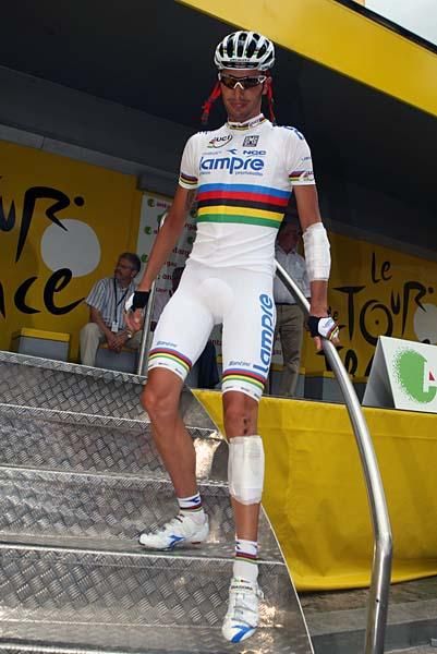 World Champion Alessandro Ballan (Lampre-NGC) was seen sporting some bandages.