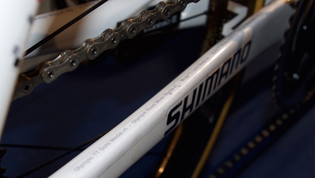A closer look at the chain stays.