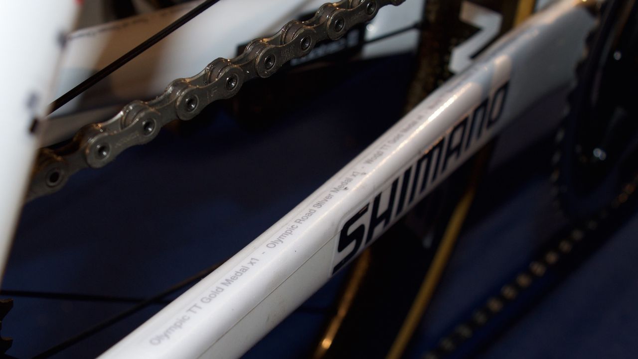 A closer look at the chain stays.