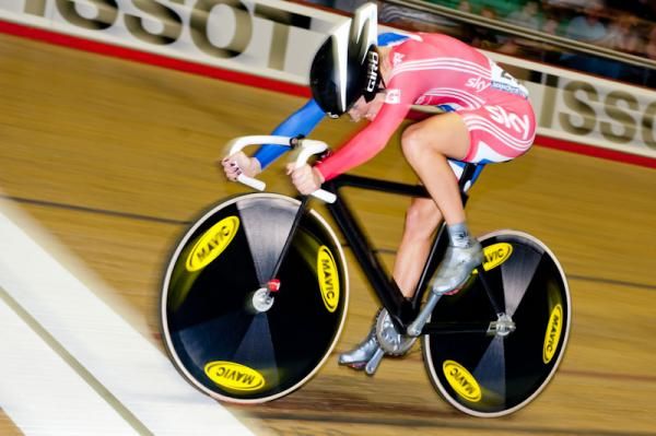 Womens Omnium 200m Sprint - Lizzie Armistead takes the line