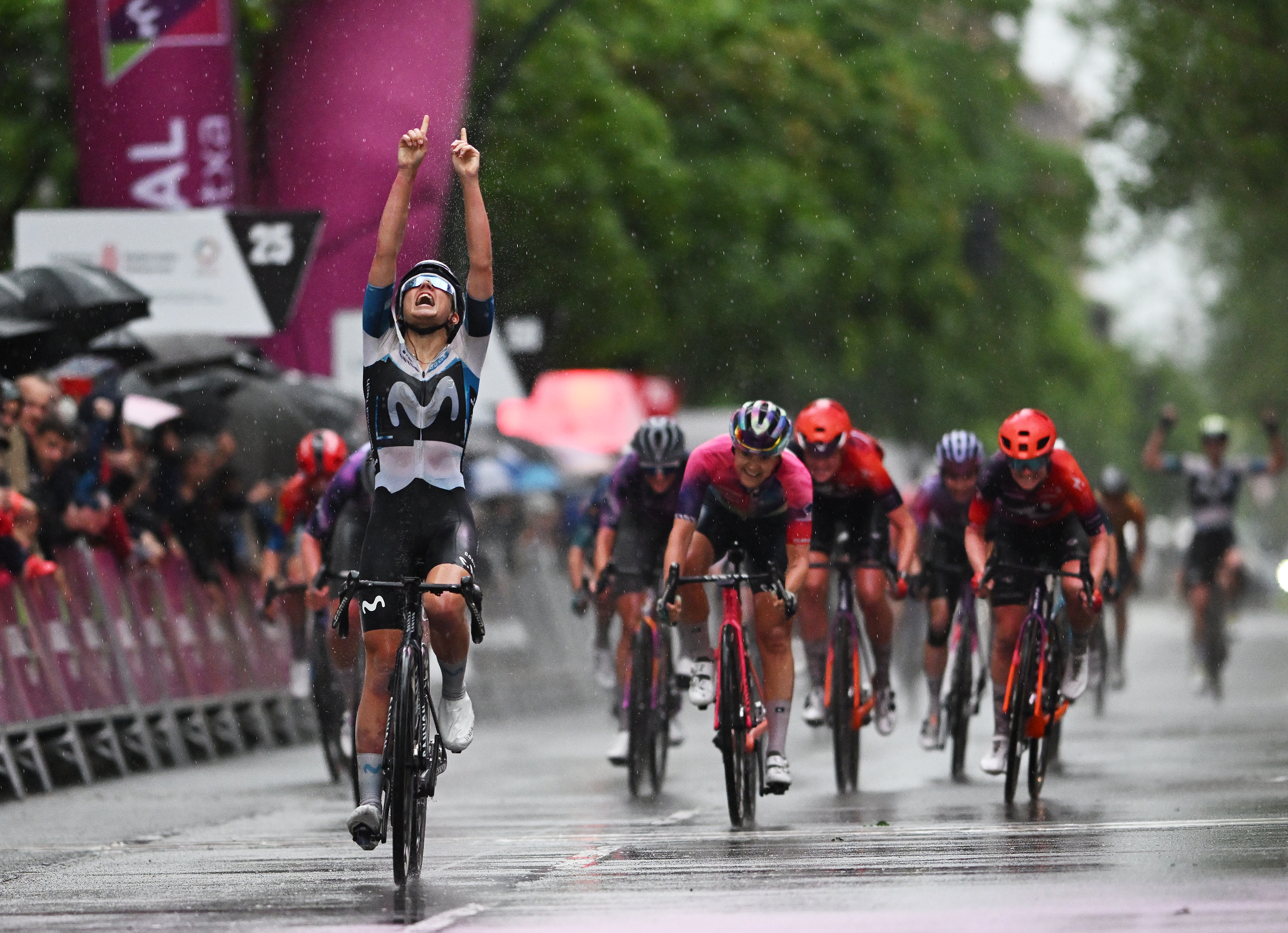 Cat Ferguson wins the Navarra Classic in the rain