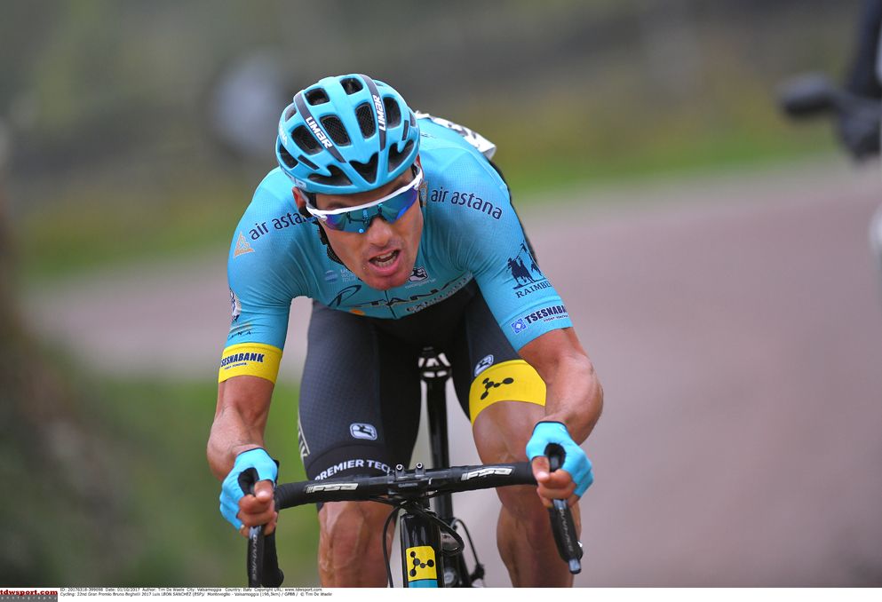 Luis Leon Sanchez (Astana) on the attack