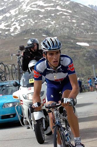 Alberto Contador (Wurth) looks for the top