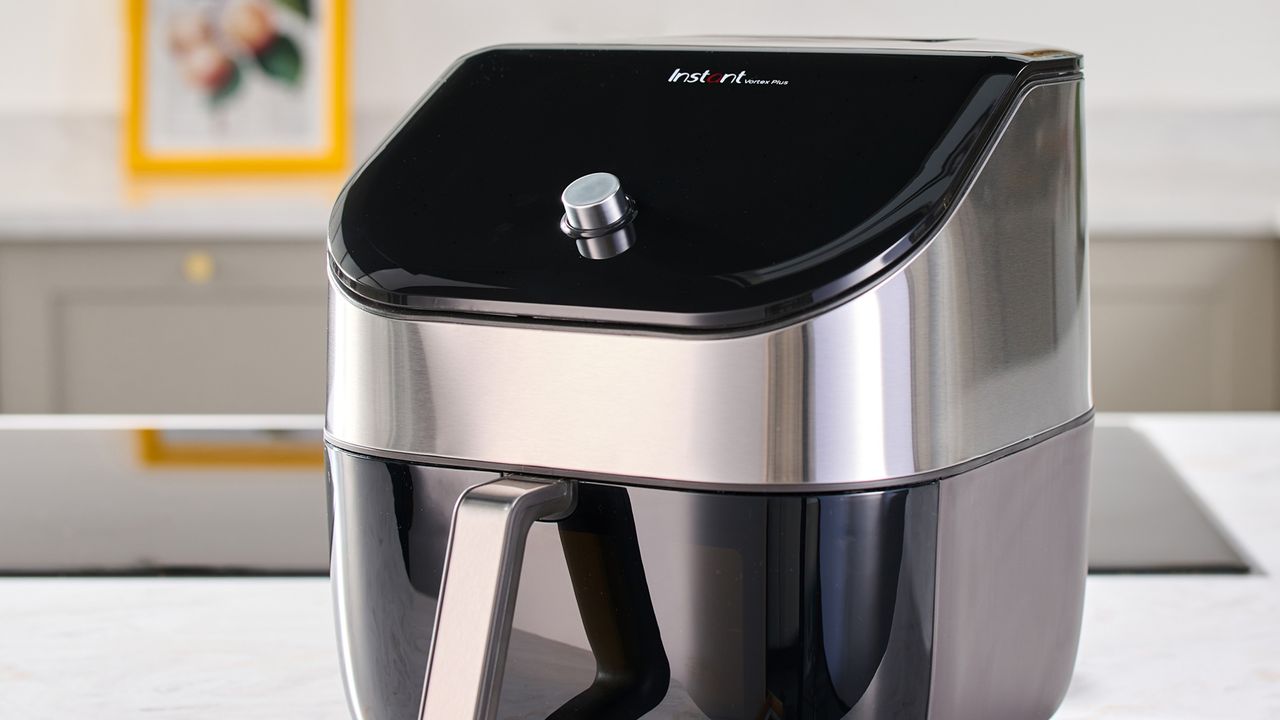 Image of Instant Vortex Plus 6-in-1 ClearCook 5.7L Air Fryer 