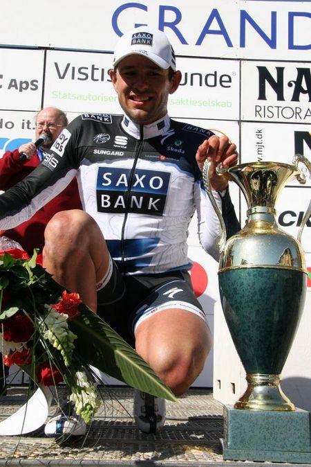 Rasmussen shows off the spoils of victory