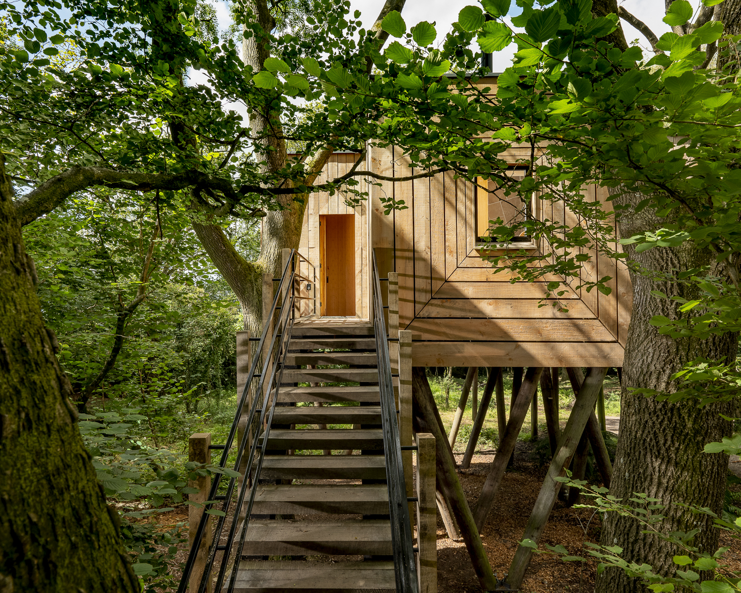 The Pinwheel Treehouse at Mallinson&#039;s Woodland Retreat
