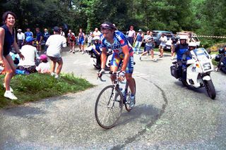 Gianni Bugno climbing the Mortirolo alone in 1997