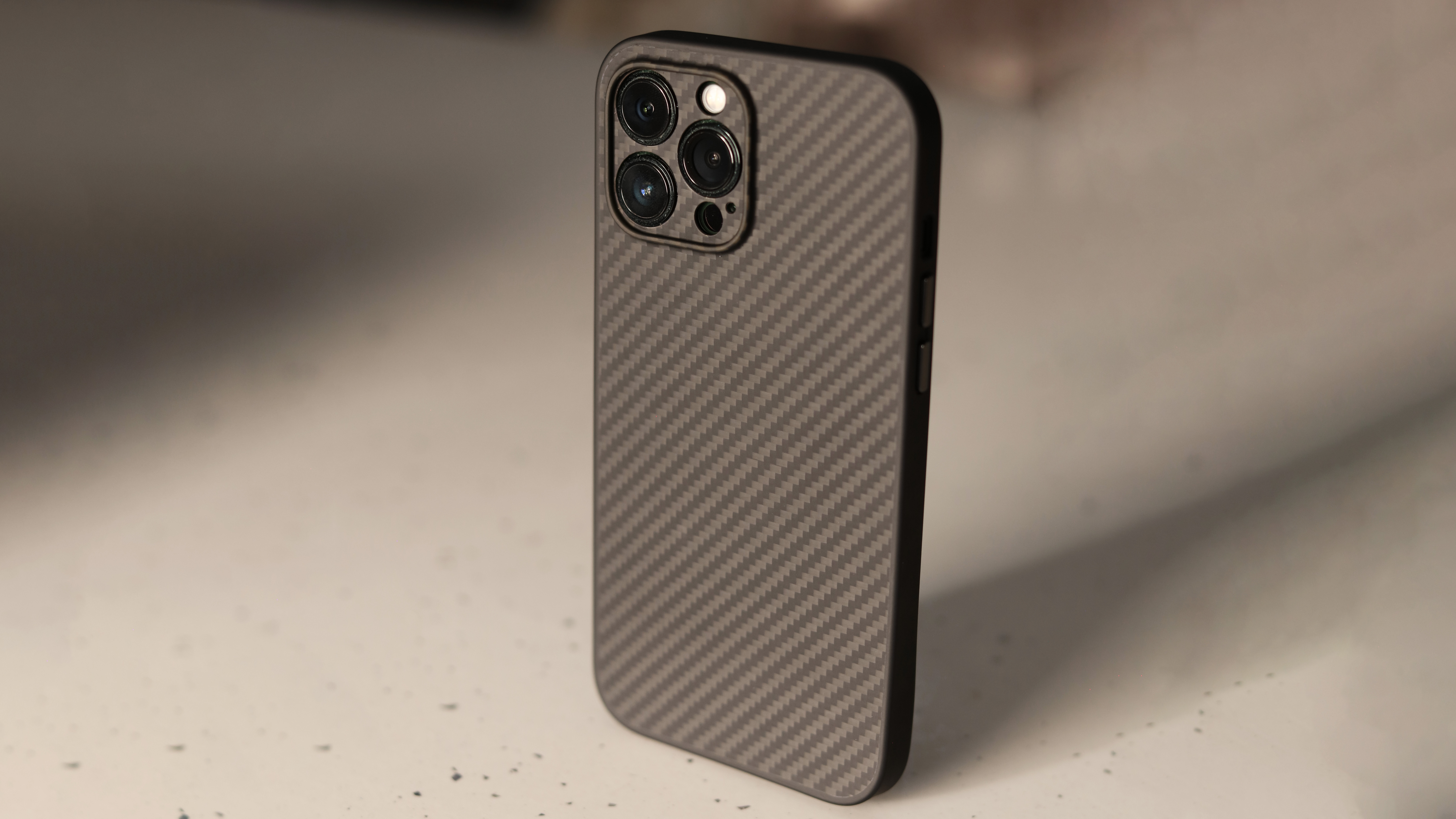 Best iphone 13 Pro Max cases: Benks Dupont Kevlar case