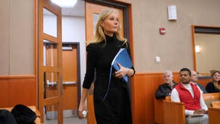 Gwyneth Paltrow walks into a courtroom
