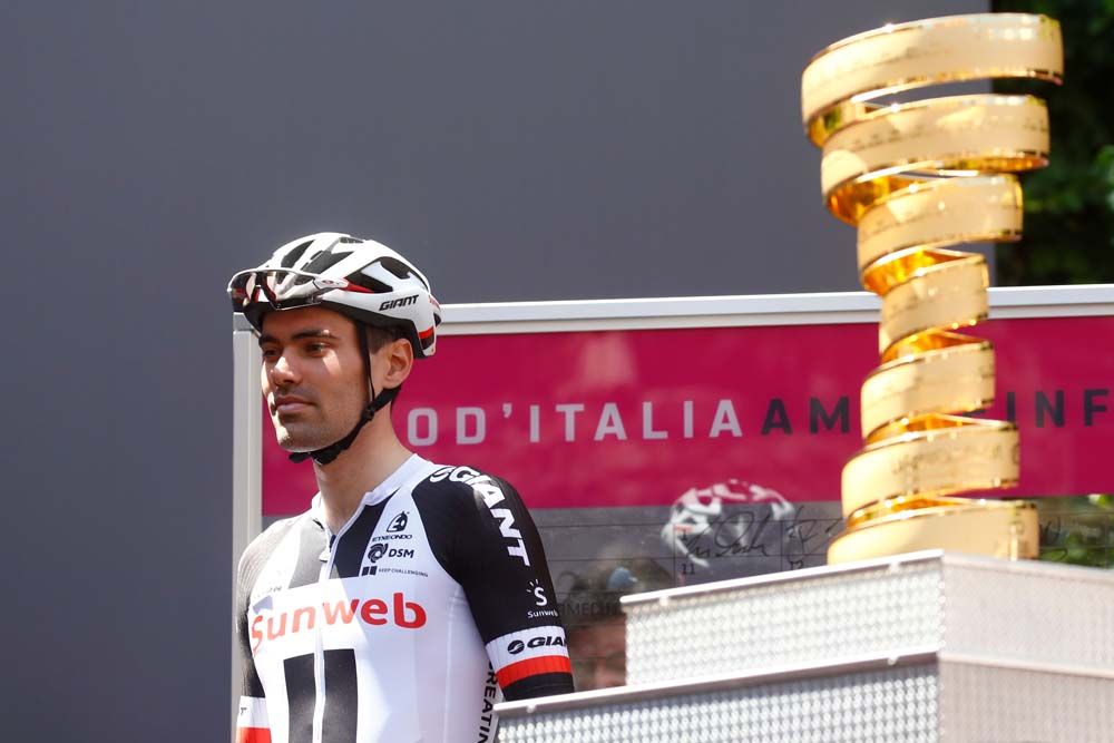 Tom Dumoulin (Team Sunweb) faces the crowd ahead of stage 4 at the Giro d'Italia