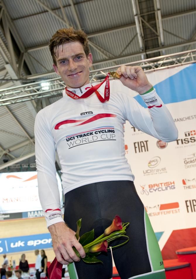 Martyn Irvine celebrates his Gold in the Points Race