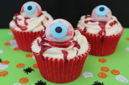 Halloween eyeball cake decorations