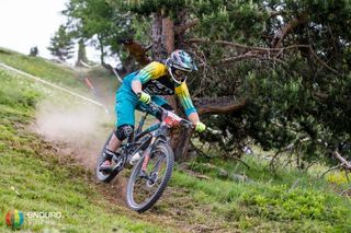 Graves and Moseley win Enduro World Series in Valloire