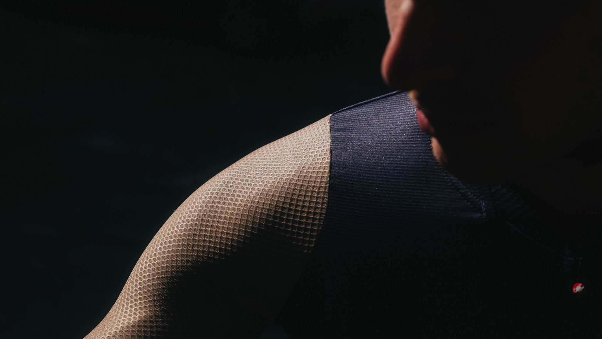 Close up details of the Castelli Corretto LS jersey&amp;nbsp;
