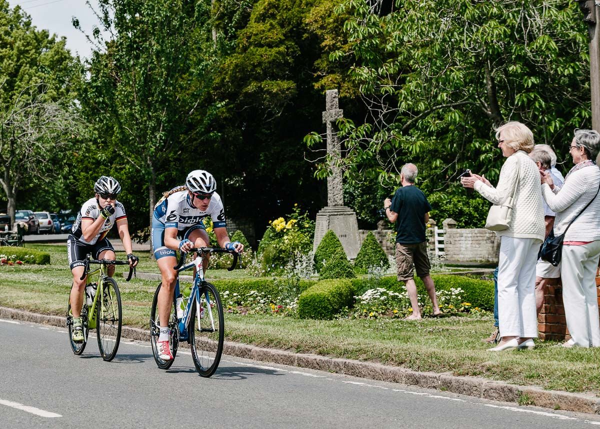 Vera Koedooder (Bigla) breaks away