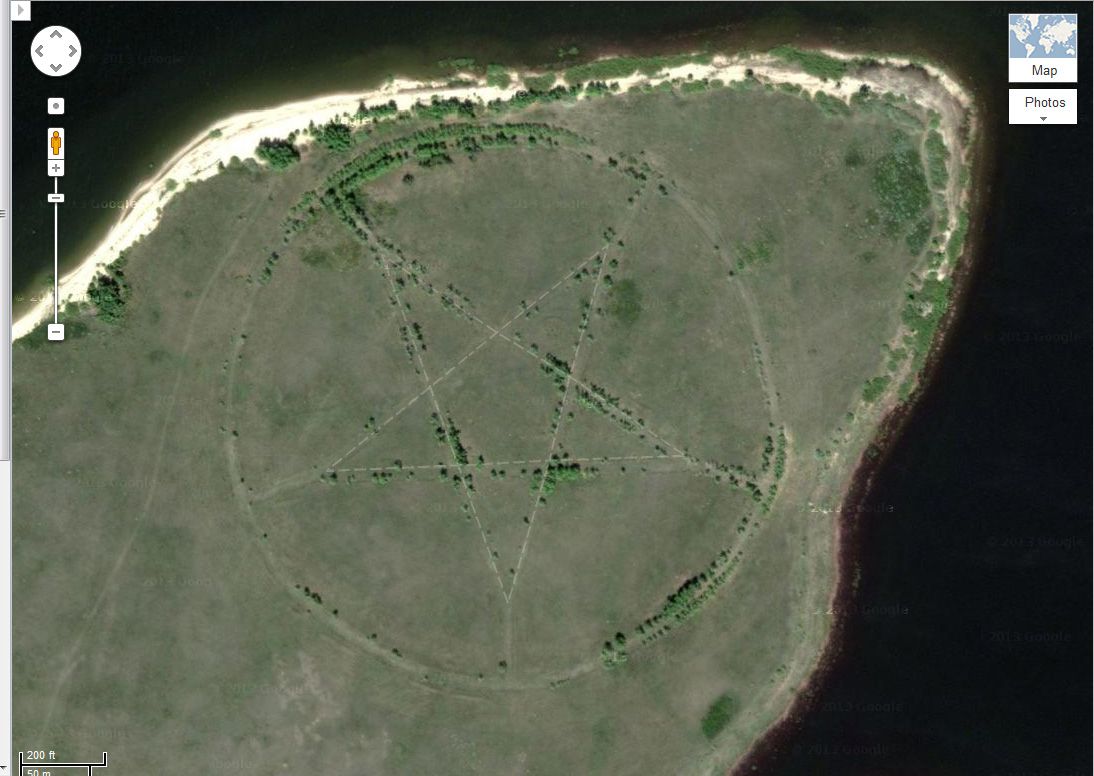 10 Bizarre Images Caught On Google Earth That No One Can