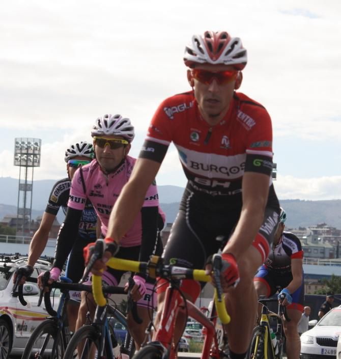 Juan Jos&eacute; Oroz (Burgos BH) and Mikel Bizkarra (Gomur &ndash; an amateur team) were both part of PinoRoad, a Chilean Continental outfit set to race in 2014 that ended up being a scam.