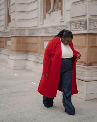 Coat Colour Trends 2024: Influencer wears a bright red coat