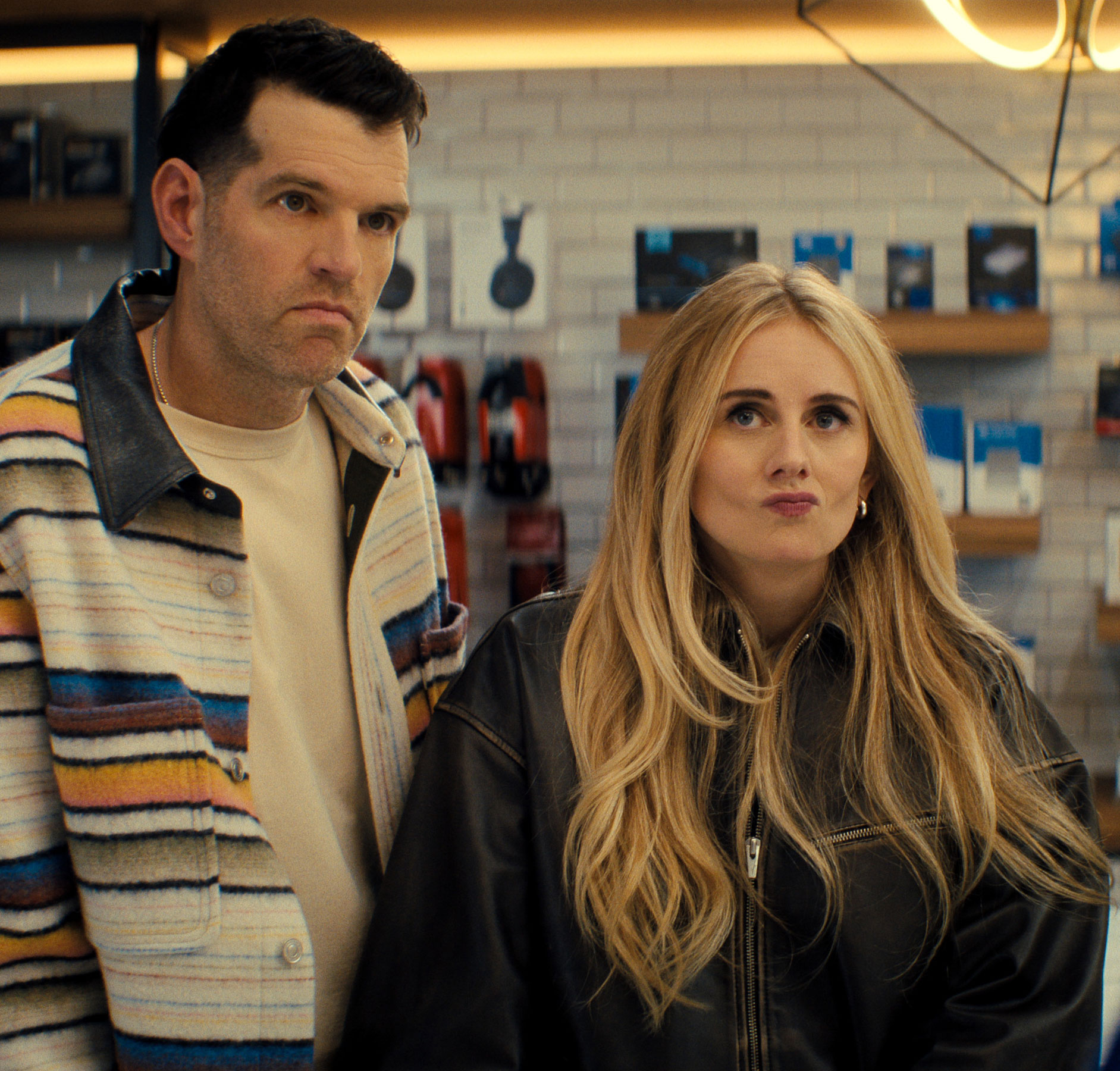 Justine Lupe's outfits in Nobody Wants This