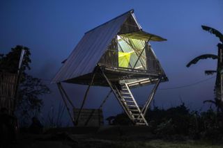 Khudi Bari. Modular mobile house for the Climate Victims of Bangladesh Hands-on-built project 2020