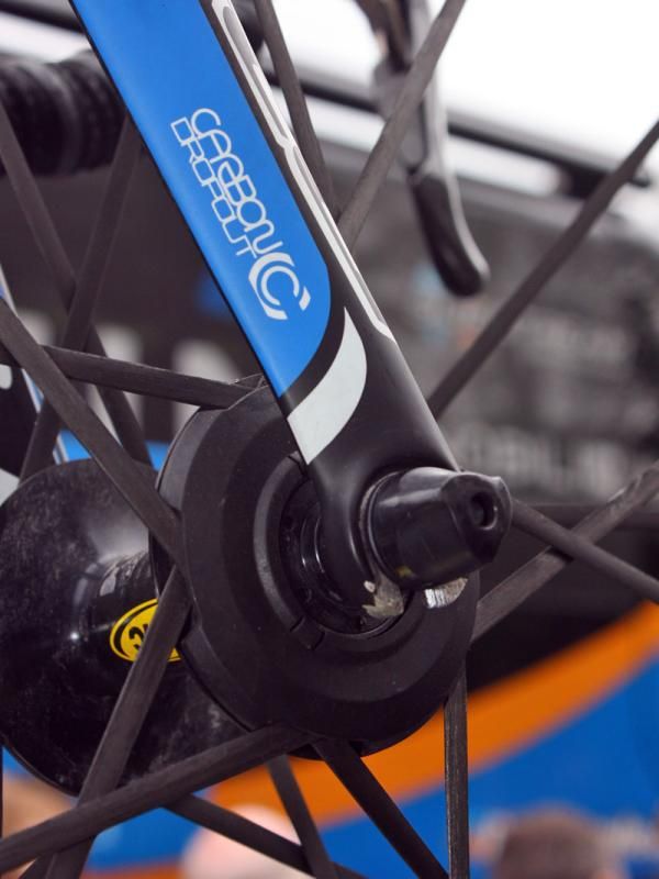 Hey, since when is carbon fiber shiny and silver? Garmin-Transitions team-edition Felt F1s are fitted with aluminum dropouts instead, presumably to better cope with the unusually frequent wheel changes that pro bikes have to endure.