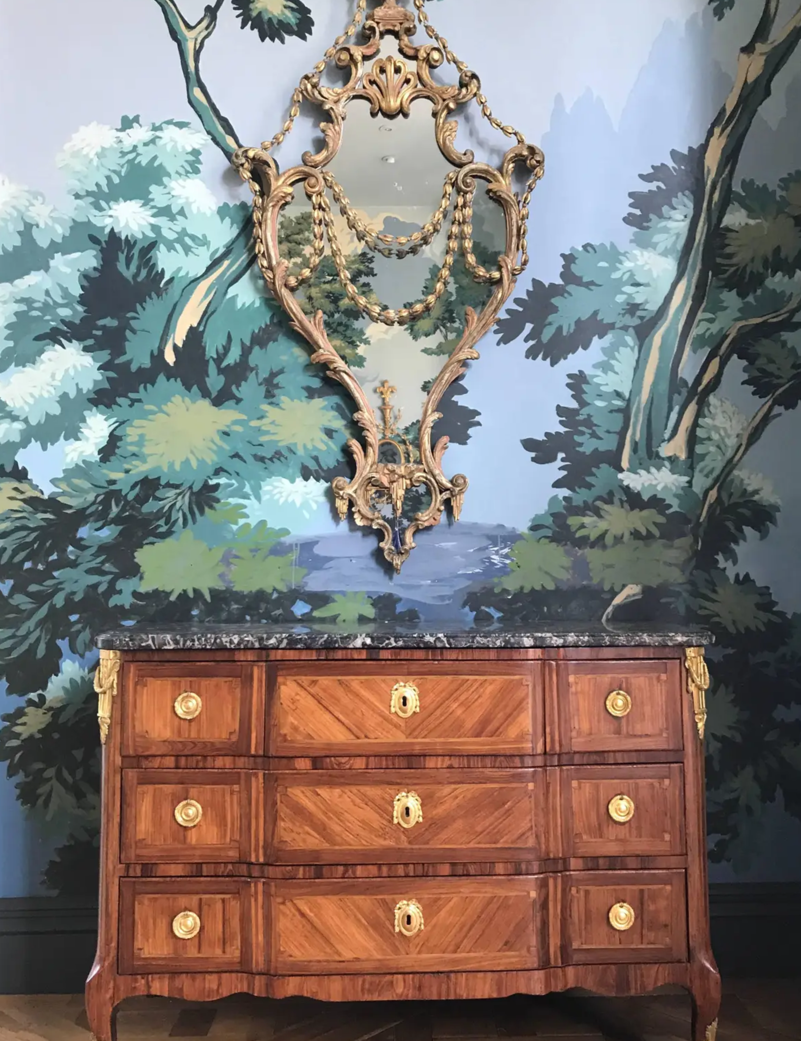 Georgian giltwood mirror