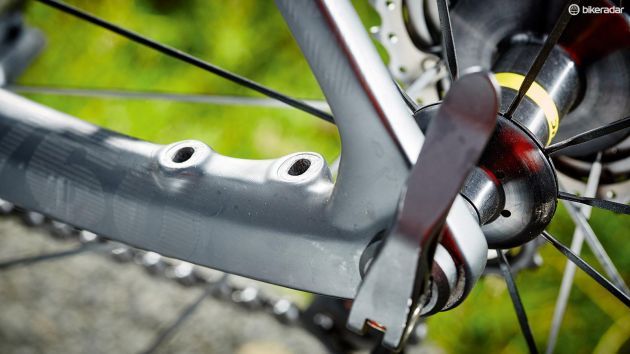 The frame shares some of the moulds of Rose&rsquo;s disc-braked aero bike