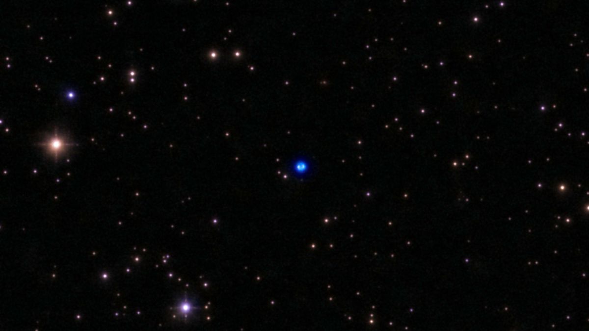 The Blue Snowball Nebula in the night sky as imaged by the Unistellar Odyssey Pro.
