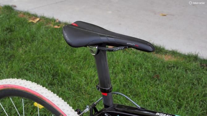 A Bontrager Affinity Pro saddle is mounted atop the Bontrager integrated seatmast head