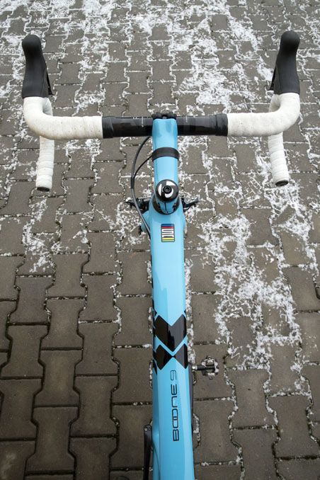 Bird's eye view from the saddle, Nys' own logo sits at the end of the top tube