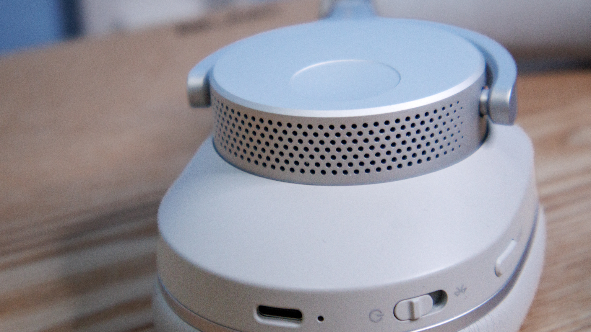 Venting on the underside earpads of the Cambridge Audio Melomania P100 SE headphones.