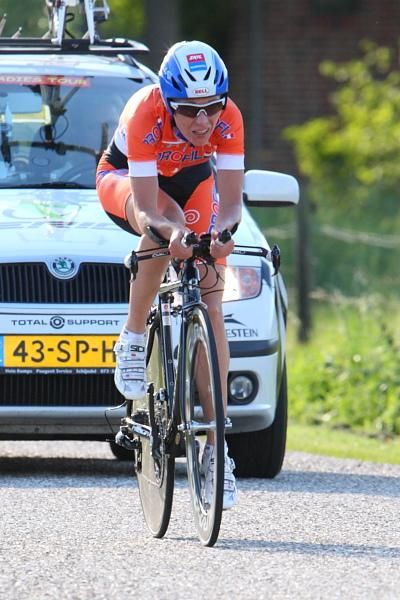 Race leader Martine Bras (Merida-Gauss) was unable hold off the challenge from Kirsten Wild on general classification.