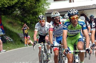 Ivan Basso (Liquigas - Doimo) leads Micheli Scarponi (Androni Giocattoli) and Cadel Evans (BMC).