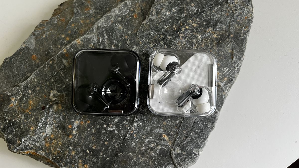 Nothing ear (1)