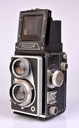 Twin-lens reflex cameras