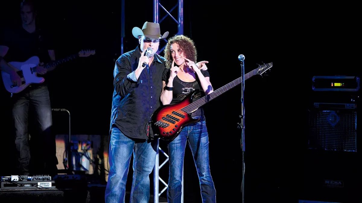 Lisa Dodd onstage with Gord Bamford