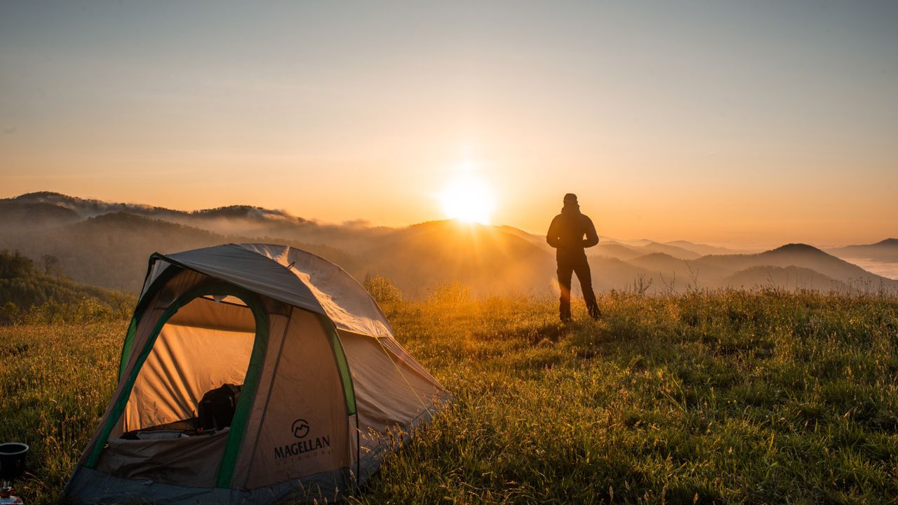 Camping essentials: camping checklist