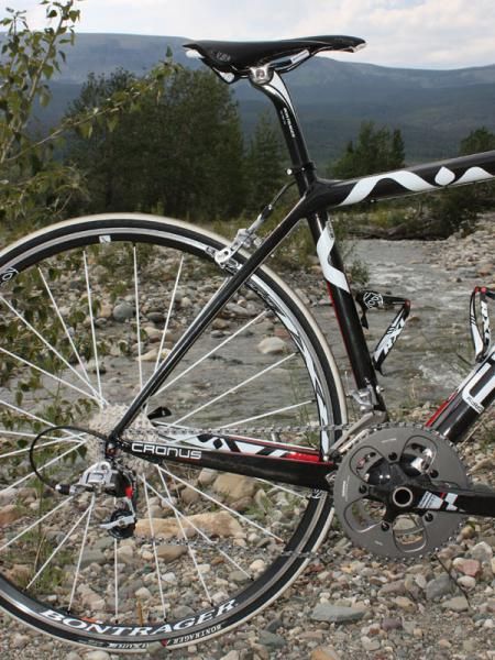 The chain stays are about as big as anything else out there but the seat stays aren't quite as spindly as some. As such, the back end is impressively stout but a little firmer-riding than some ultra-smooth competitors.
