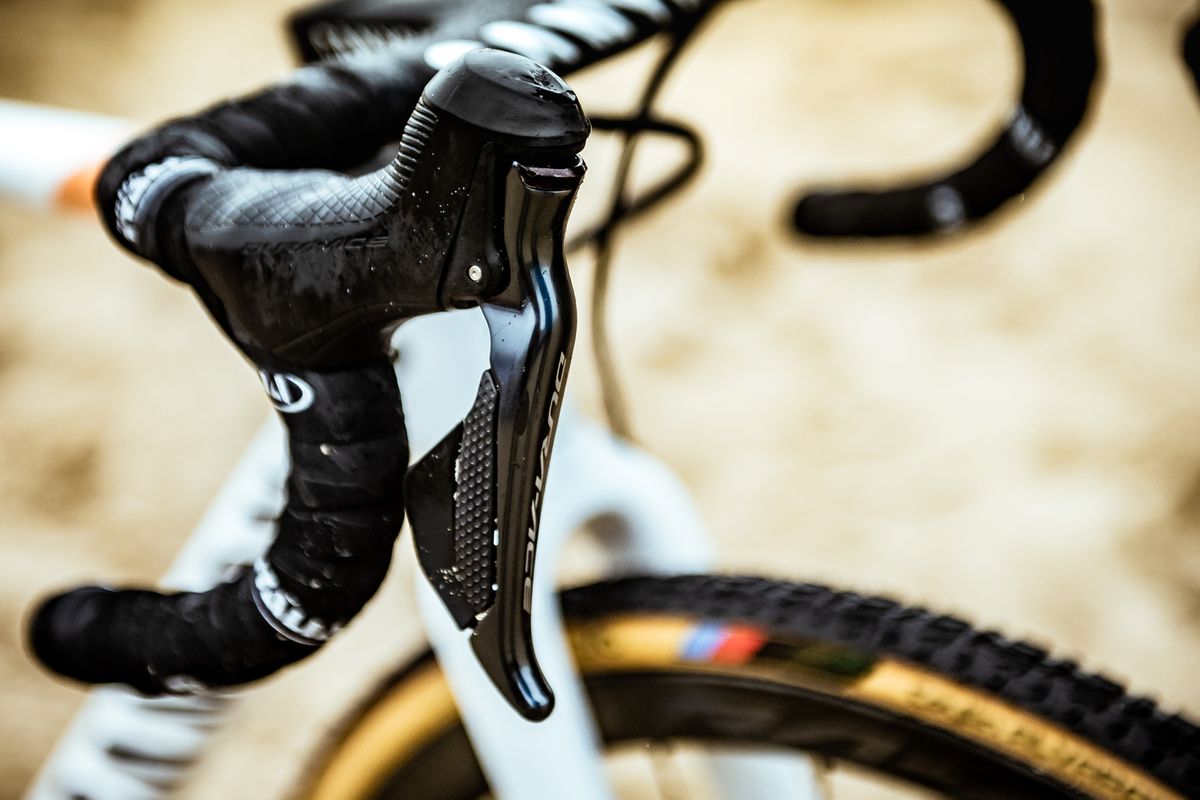 Ceylin del Carmen Alvarado's Canyon Inflite CF SLX cyclo cross bike